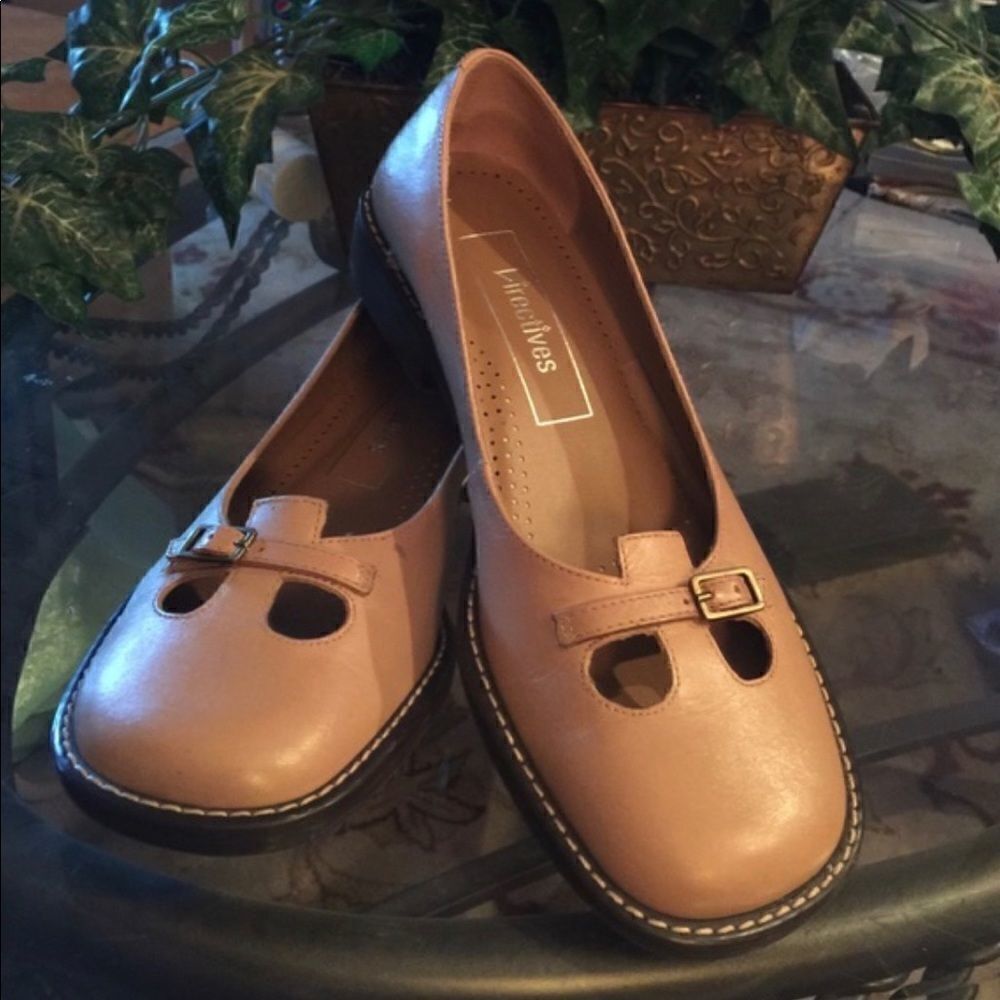 Directives “Christy” Nude leather loafers sz 4M